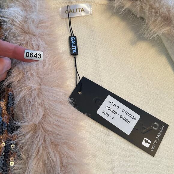 NWT, Women’s One-Size Leopard Sequin Faux Fur Trim Vest, K643 - Picture 14 of 14